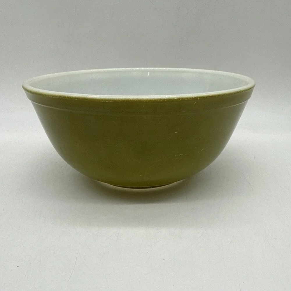 Vintage Pyrex Avocado Green 403 Mixing Bowl 2.5 QT
